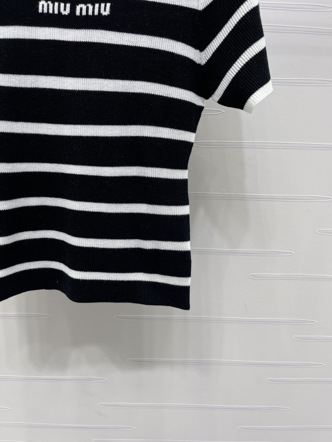 Women's short sleeves